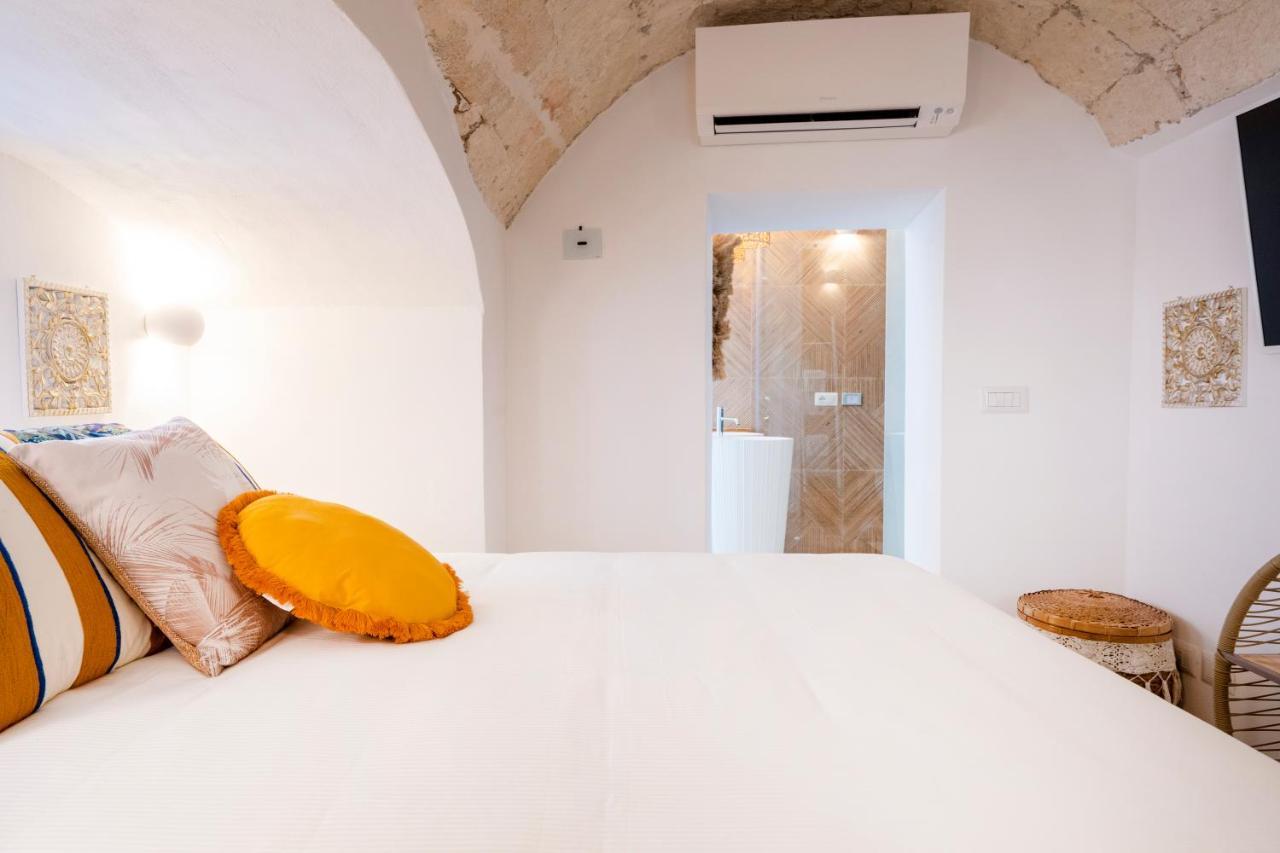 Apulia Charming Suites - Casa Lonfo Suite Sole Monopoli Exterior photo