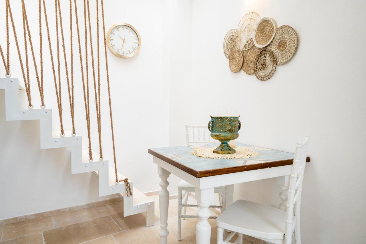 Apulia Charming Suites - Casa Lonfo Suite Sole Monopoli Exterior photo