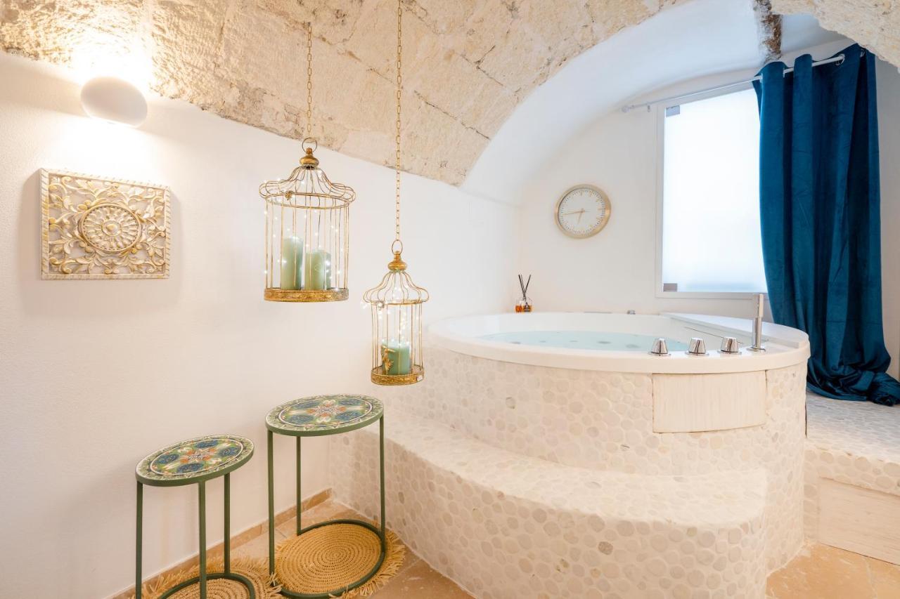 Apulia Charming Suites - Casa Lonfo Suite Sole Monopoli Exterior photo
