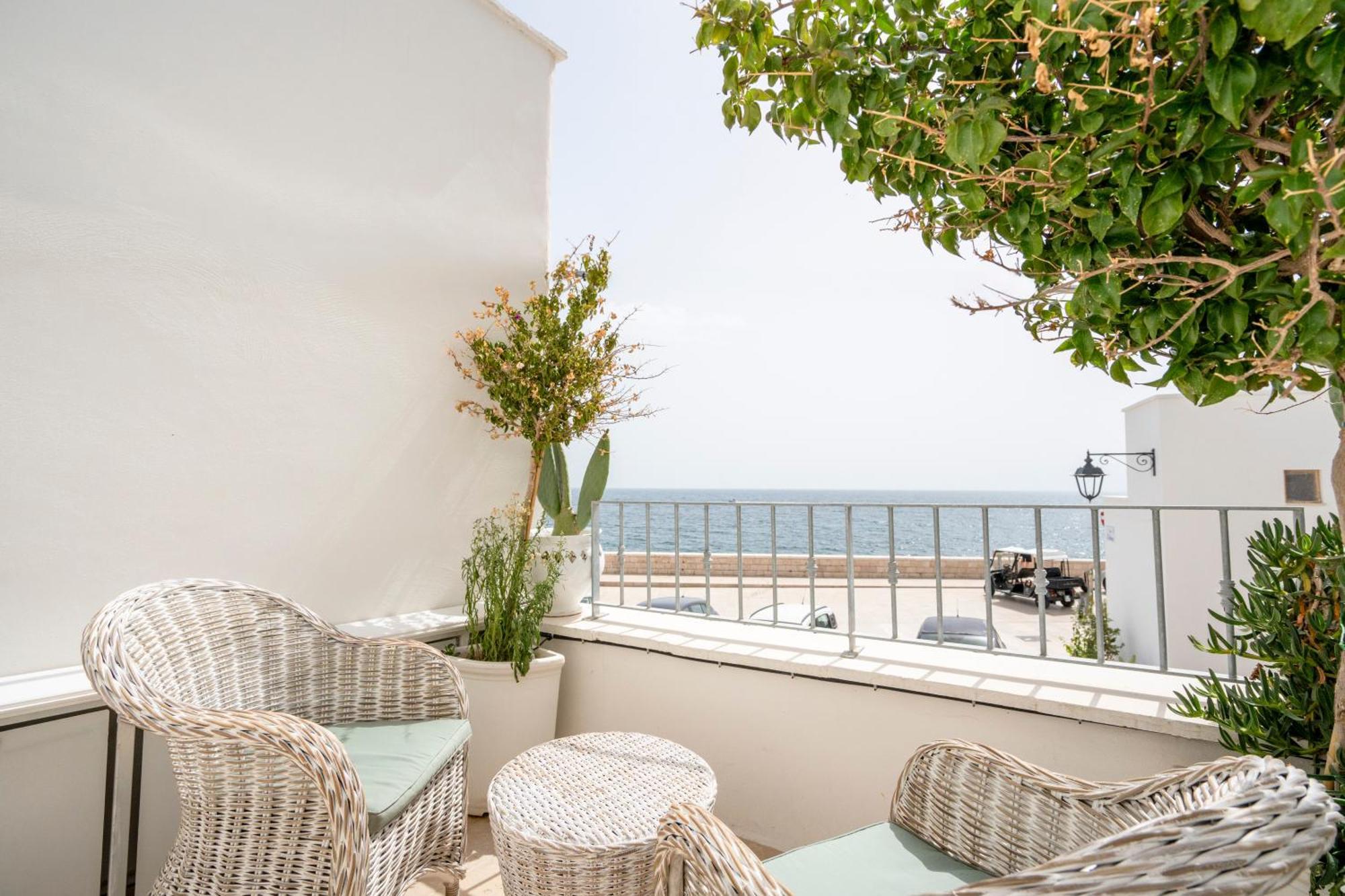 Apulia Charming Suites - Casa Lonfo Suite Sole Monopoli Exterior photo