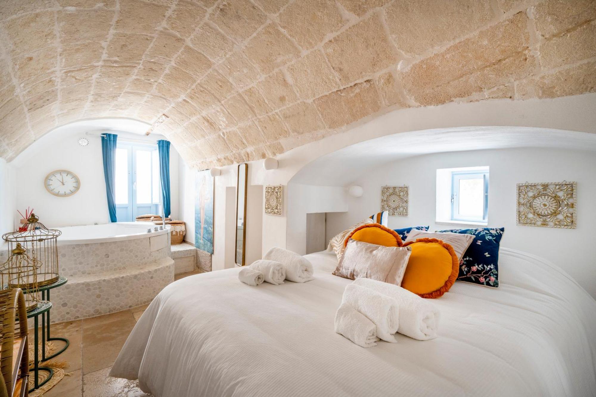 Apulia Charming Suites - Casa Lonfo Suite Sole Monopoli Exterior photo